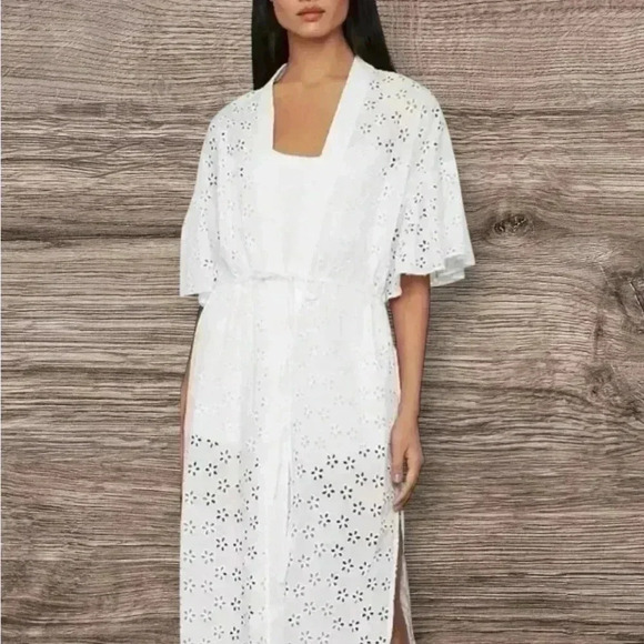 🆕  Women’s BCBG MaxAzria White Cotton Kimono - Picture 7 of 16